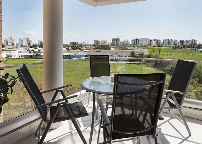 Kallisti By Staycom Apartment